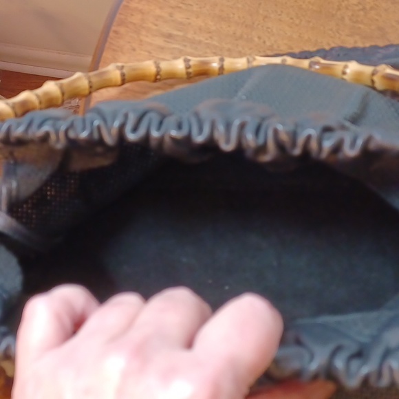 Gucci Bamboo Loop Handle perforated leather purse - Picture 6 of 11